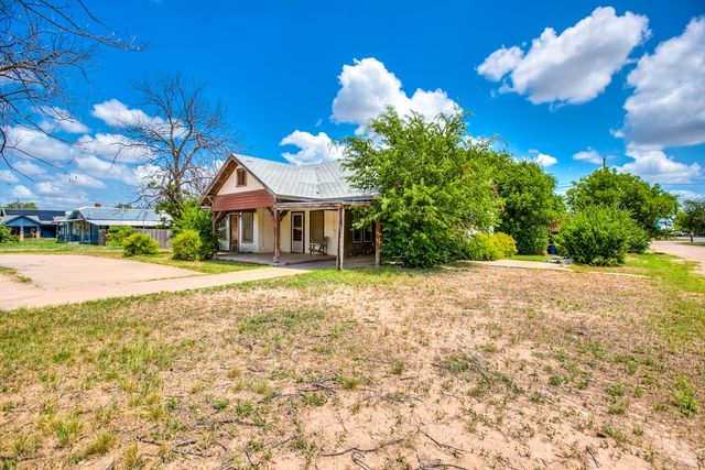 600 N 4th Street, Ballinger, TX 76821