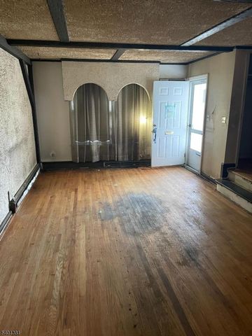 128 Boyden Ave B, Maplewood Twp., NJ 07040