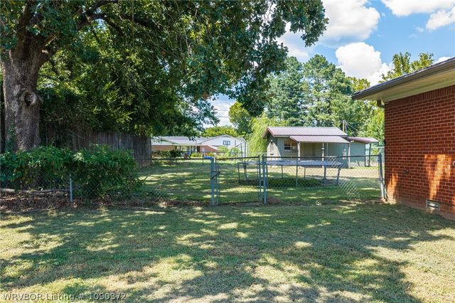 4511 Alma Highway, Van Buren, AR 72956