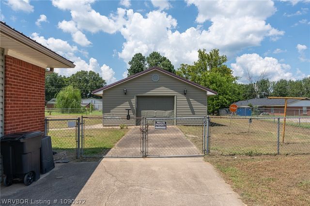 4511 Alma Highway, Van Buren, AR 72956