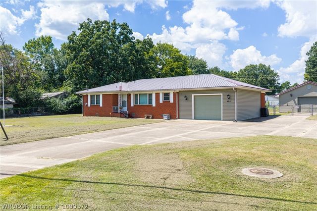 4511 Alma Highway, Van Buren, AR 72956