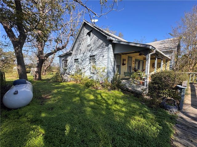 10983 Fm 1696 Road, Bedias, TX 77831