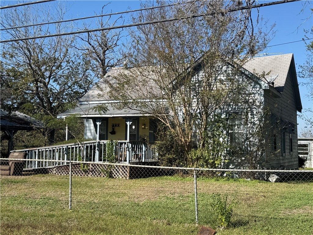 10983 Fm 1696 Road, Bedias, TX 77831
