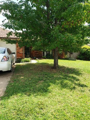 2336 Appleway Street, Edmond, OK 73013