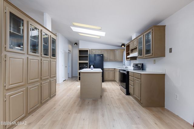 9398 E Bloomfield Road, Hereford, AZ 85615