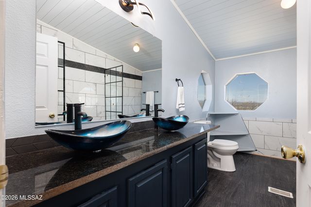 9398 E Bloomfield Road, Hereford, AZ 85615