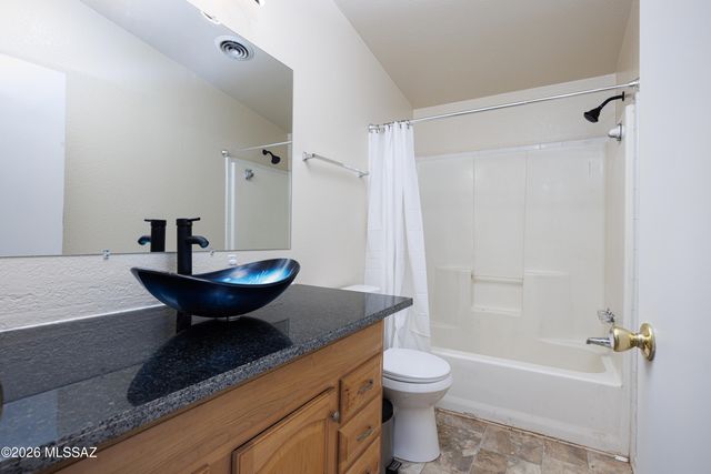 9398 E Bloomfield Road, Hereford, AZ 85615