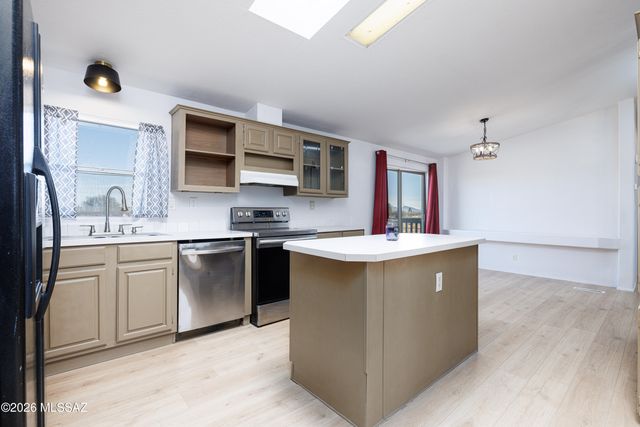 9398 E Bloomfield Road, Hereford, AZ 85615