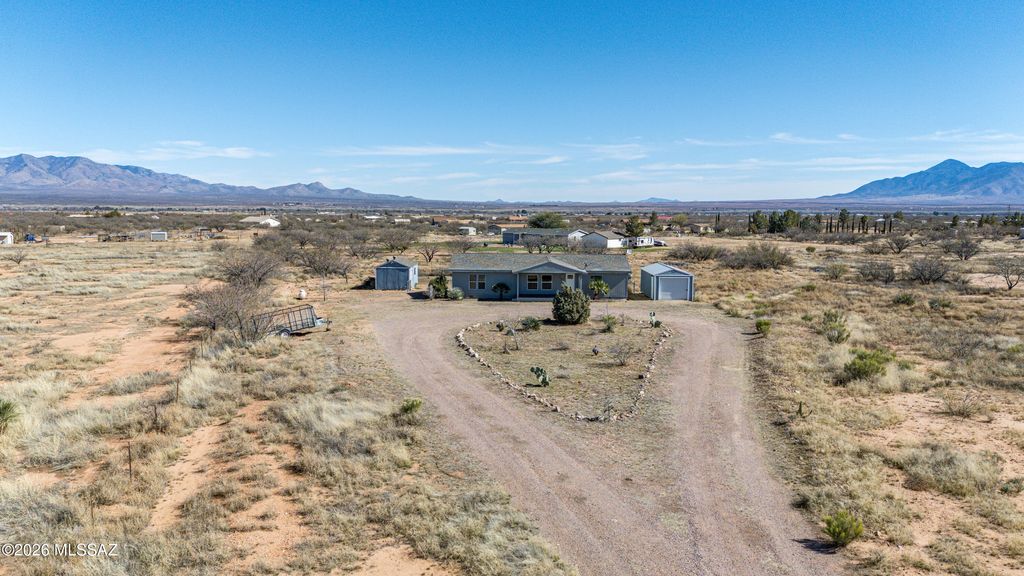 9398 E Bloomfield Road, Hereford, AZ 85615
