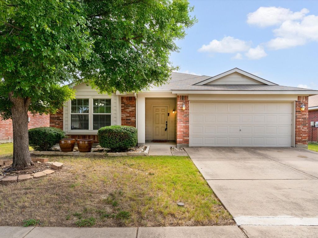 9404 Sundial Drive, Fort Worth, TX 76244