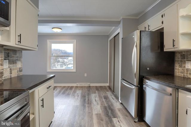 425 E WALNUT ST, Lewistown, PA 17044