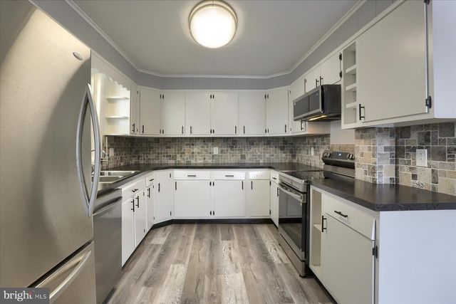 425 E WALNUT ST, Lewistown, PA 17044