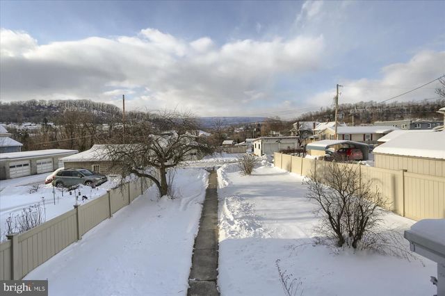 425 E WALNUT ST, Lewistown, PA 17044