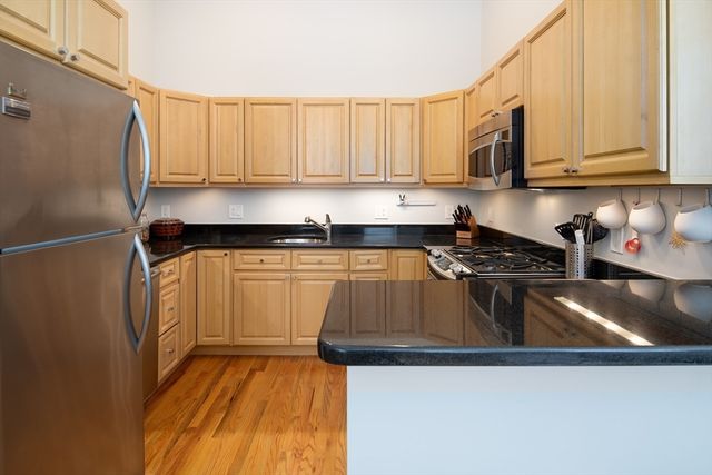 11 Wyman St 2B, Boston, MA 02130