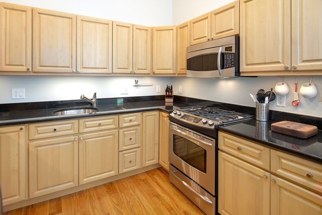 11 Wyman St 2B, Boston, MA 02130