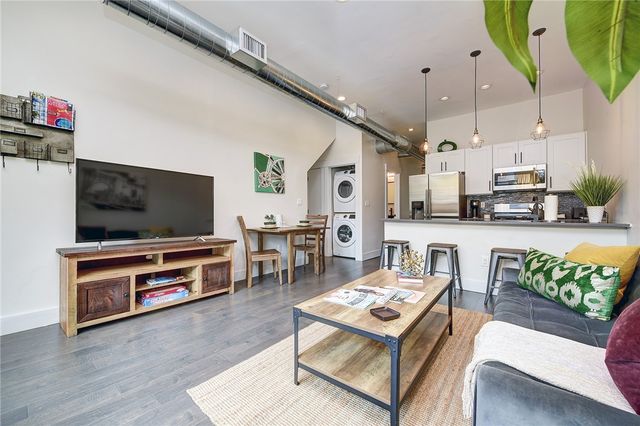 103 57th St, Lawrenceville, PA 15201