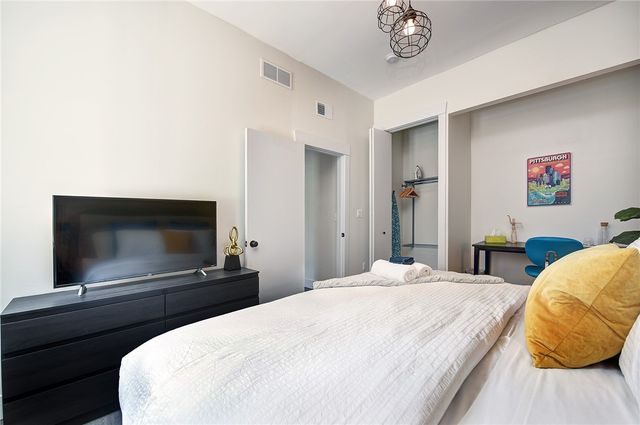 103 57th St, Lawrenceville, PA 15201