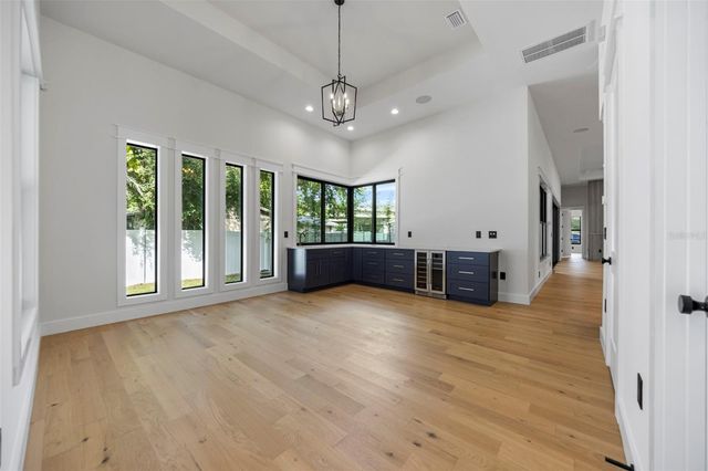 3701 S LYNWOOD AVENUE, Tampa, FL 33611