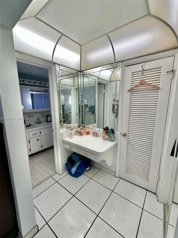 300 Galen Drive 206, Key Biscayne, FL 33149
