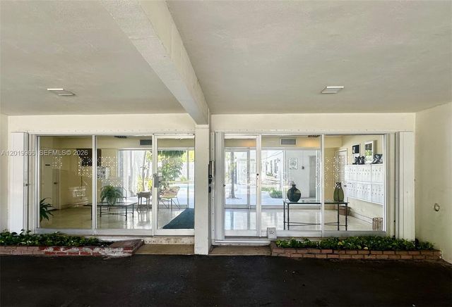 300 Galen Drive 206, Key Biscayne, FL 33149
