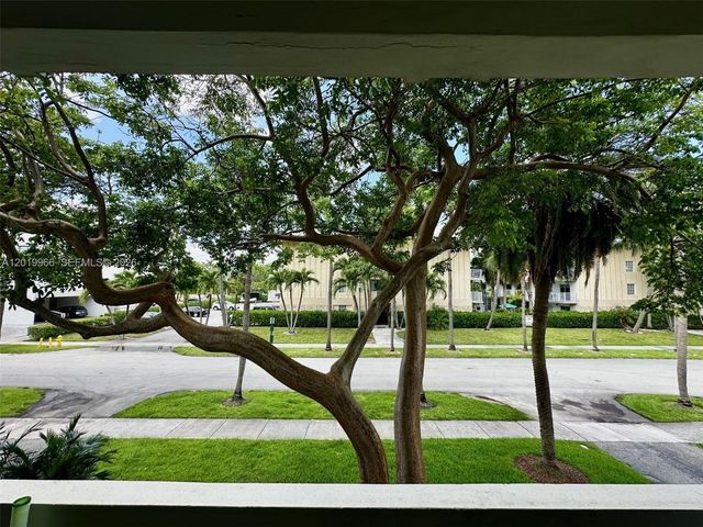 300 Galen Drive 206, Key Biscayne, FL 33149