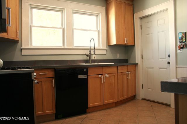 37 Cherry Street, Tinton Falls, NJ 07724