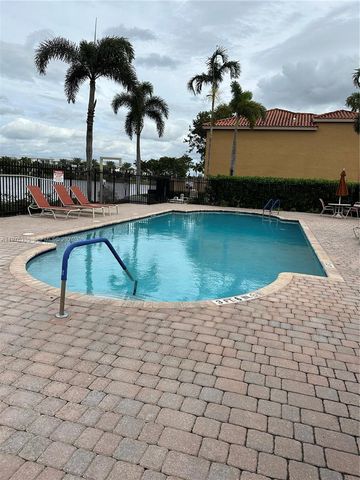 745 SW 107th Ave, Pembroke Pines, FL 33025