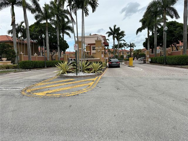 745 SW 107th Ave, Pembroke Pines, FL 33025