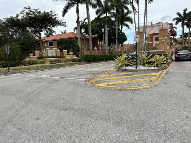 745 SW 107th Ave, Pembroke Pines, FL 33025