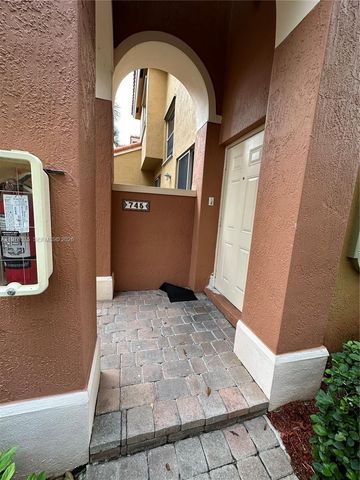 745 SW 107th Ave, Pembroke Pines, FL 33025