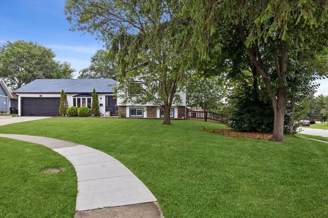 5701 Bedford Court, Hanover Park, IL 60133