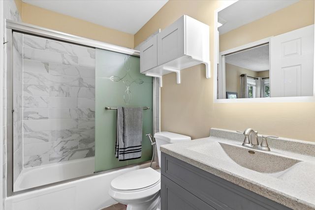 5701 Bedford Court, Hanover Park, IL 60133