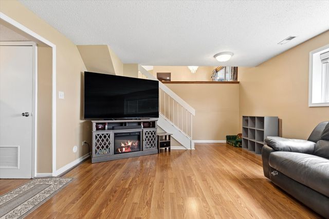 5701 Bedford Court, Hanover Park, IL 60133
