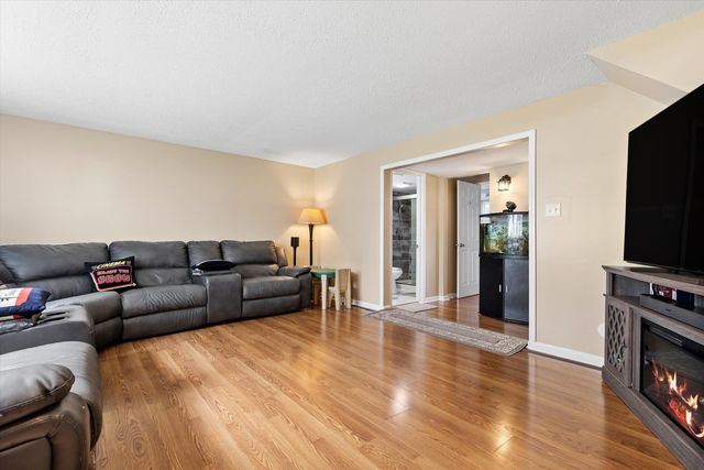 5701 Bedford Court, Hanover Park, IL 60133