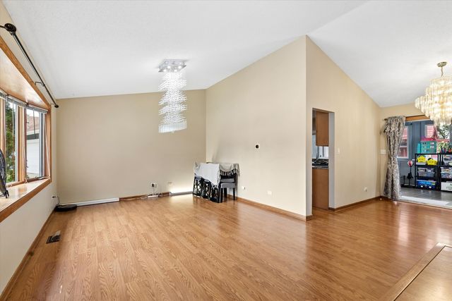 5701 Bedford Court, Hanover Park, IL 60133