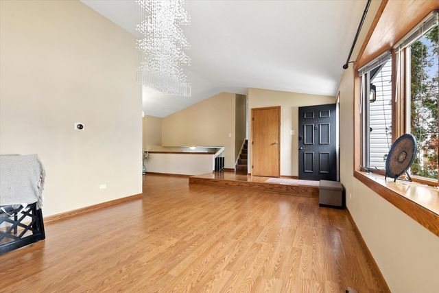 5701 Bedford Court, Hanover Park, IL 60133