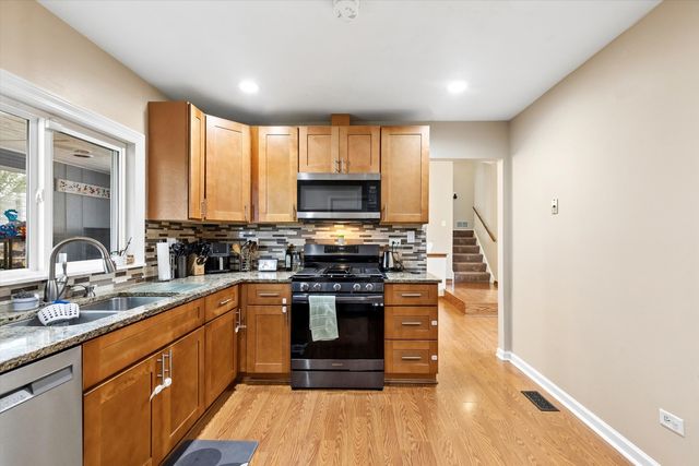 5701 Bedford Court, Hanover Park, IL 60133