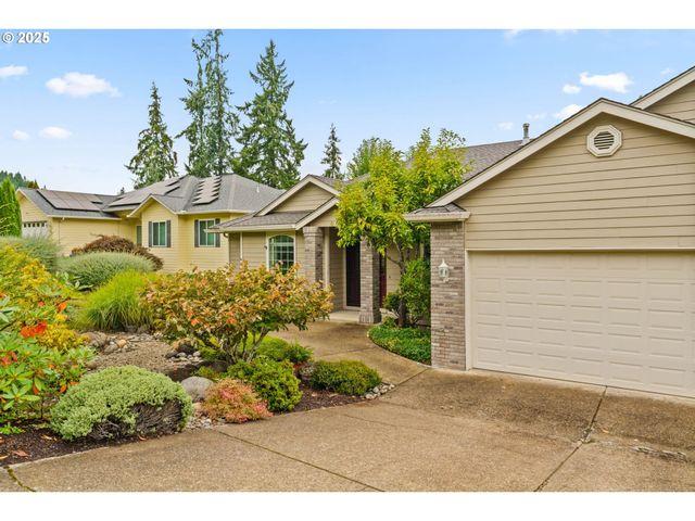 610 HOLLY Ave, Cottage Grove, OR 97424