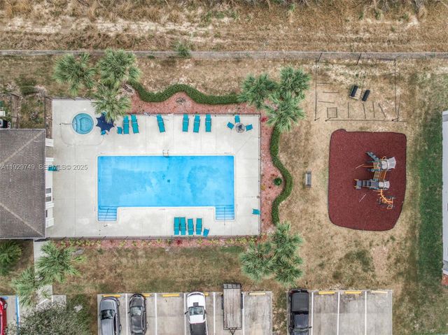 1418 Las Villas Blvd, Sebring, FL 33870