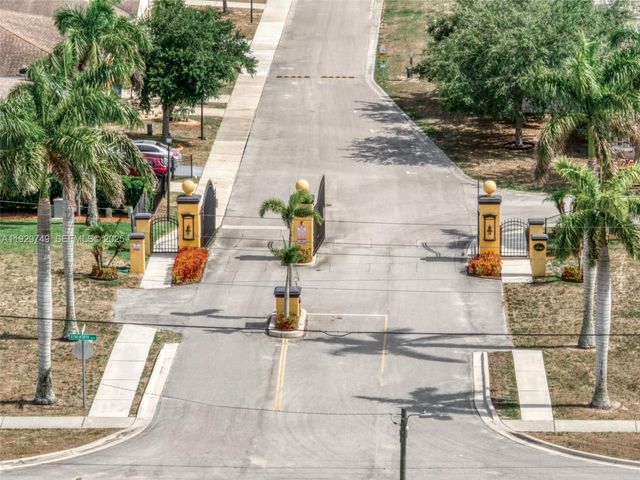 1418 Las Villas Blvd, Sebring, FL 33870