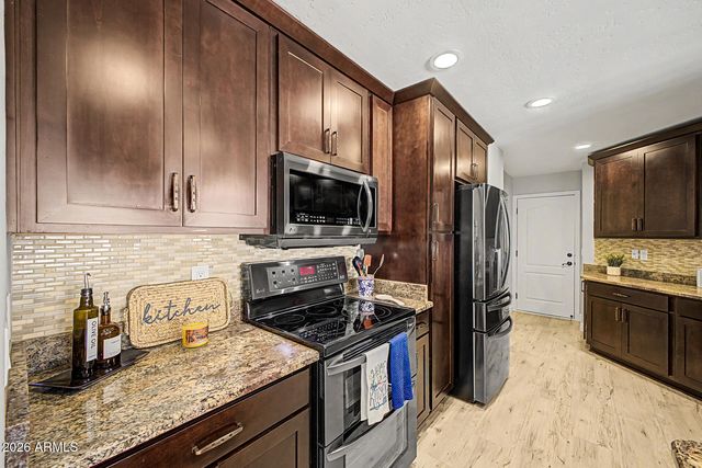 5830 E MCKELLIPS Road 20, Mesa, AZ 85215