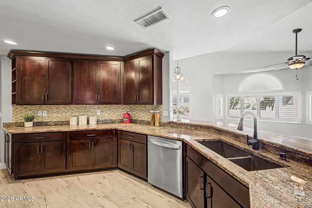 5830 E MCKELLIPS Road 20, Mesa, AZ 85215