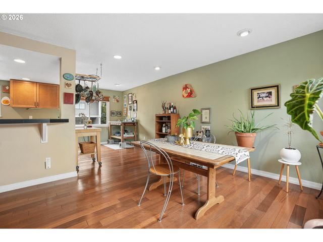 637 Se LINN St E, Portland, OR 97202