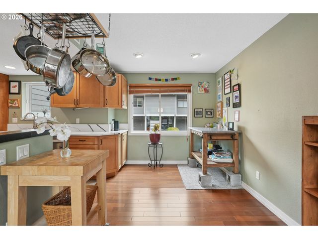 637 Se LINN St E, Portland, OR 97202