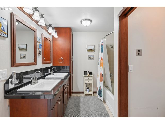 637 Se LINN St E, Portland, OR 97202