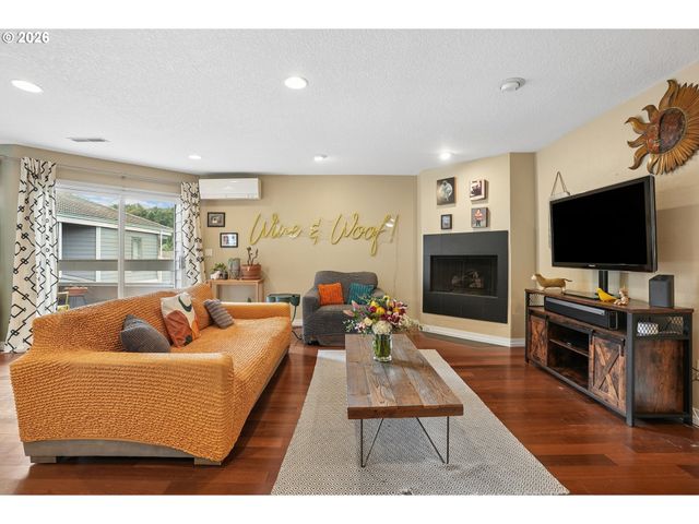 637 Se LINN St E, Portland, OR 97202