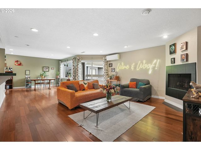 637 Se LINN St E, Portland, OR 97202