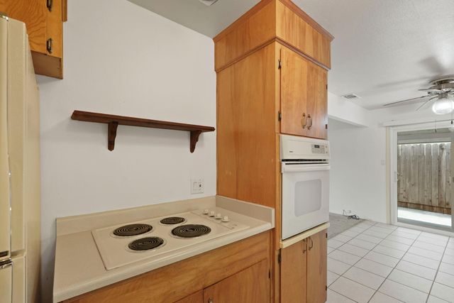 9317 Mark St, Elk Grove, CA 95624