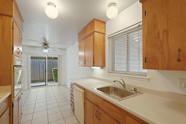 9317 Mark St, Elk Grove, CA 95624