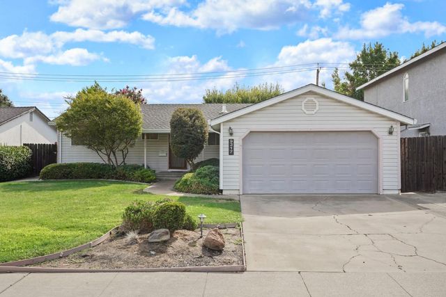 9317 Mark St, Elk Grove, CA 95624